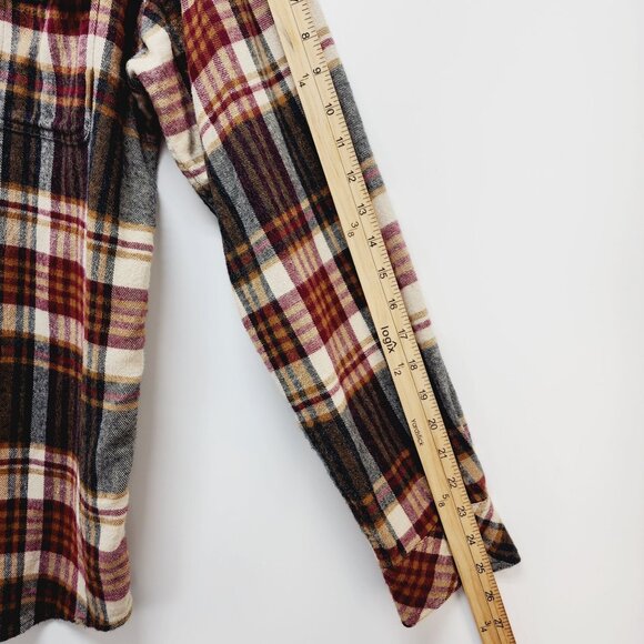 Legendary Whitetails shirt long sleeve Button-Up Medium Plaid Flannel - Picture 9 of 11